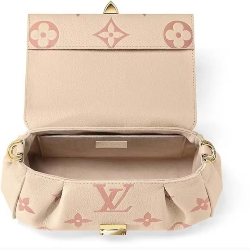 Louis Vuitton Favorite NM Crème Rose Trianon Crossbody Bag